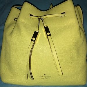 ♠️kate spade Large Pebbled Leather Crossbody Bucket bag.♠️